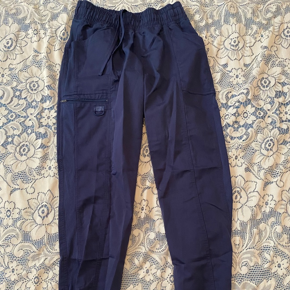Scrub joggers